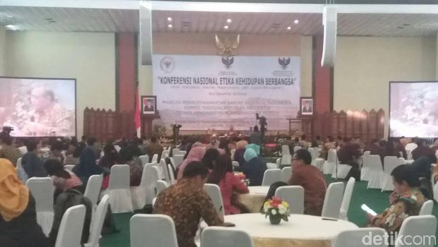 Dua Lagu Ciptaan Hendropriyono Meriahkan Konferensi Etika di MPR 