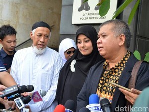 Is Hengkang dari Payung Teduh, Putri Aisyah Resmi Janda Al Habsyi