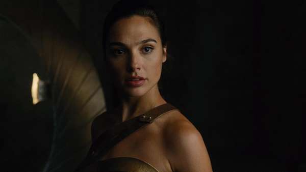Aksi Si Cantik Gal Gadot di Wonder Woman Aksi Si Cantik Gal Gadot di Wonder Woman