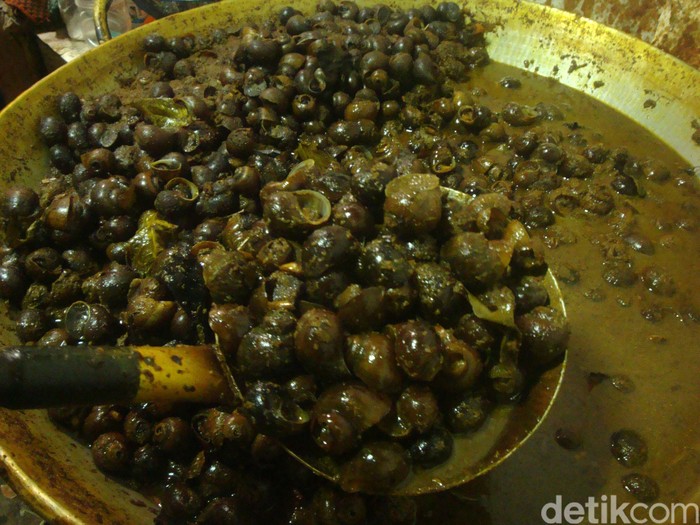 Kraca, masakan keong khas Banyumas yang tersedia saat puasa (Arbi Anugrah/detikcom)