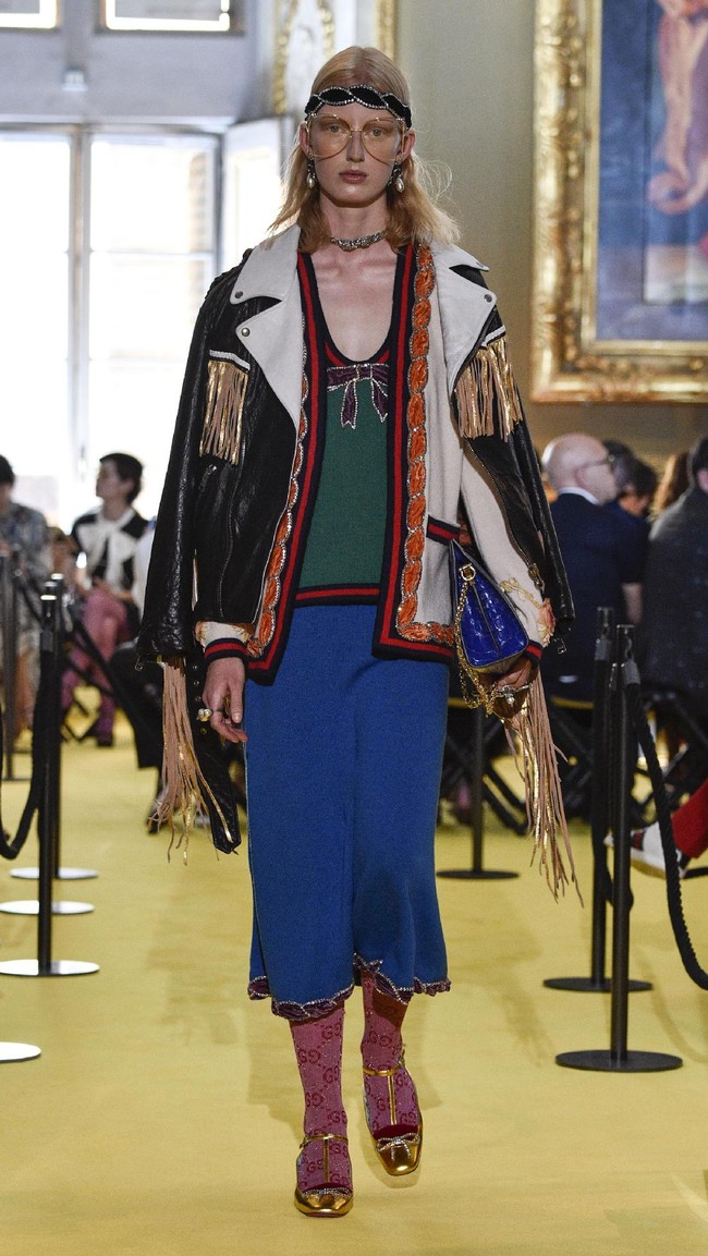 A model walks the runway at the Gucci Cruise 2018 show at Palazzo Pitti on May 29, 2017 in Florence, Italy.  (Photo by Pietro DAprano/Getty Images)