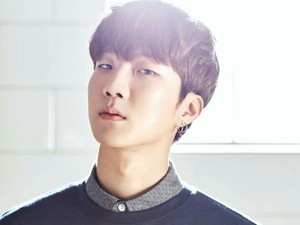 Aksi Seunghoon WINNER Tarikan Lagu Overdose Agnez Mo