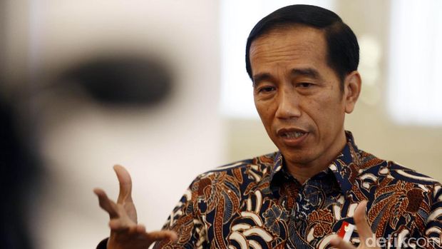 Presiden Jokowi bantah ada reshuffle pekan ini