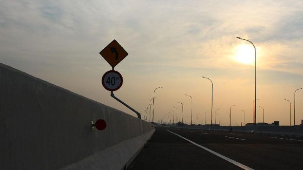 Tol Becakayu