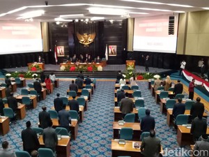 DPRD DKI Umumkan Anies-Sandi Pemenang Pilgub, Anggota Tepuk Tangan