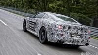 Mobil ini memiliki fitur khas BMW M seperti air intake yang lebih besar, rem yang telah dimodifikasi dan knalpot sport dengan empat pipa. Walhasil, kesan powerful tercipta pada mobil ini.