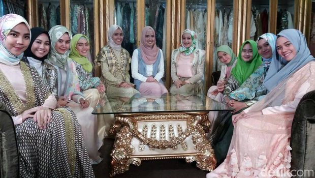 Foto: Cantiknya 10 Finalis Sunsilk Hijab Hunt Coba Baju 2 Desainer Hijab