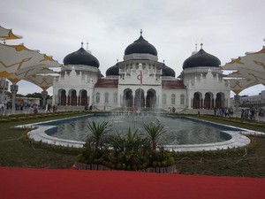 Jadwal Buka Puasa Hari Ini dan Imsak Besok untuk Banda Aceh-Bandar Lampung
