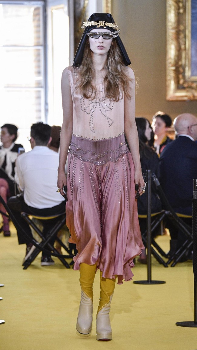 A model walks the runway at the Gucci Cruise 2018 show at Palazzo Pitti on May 29, 2017 in Florence, Italy.  (Photo by Pietro DAprano/Getty Images)