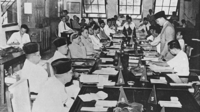 Piagam jakarta dihasilkan oleh panitia sembilan anggota panitia sembilan yang juga mengusulkan rumusan dasar negara pada tanggal 29 mei 1945 adalah