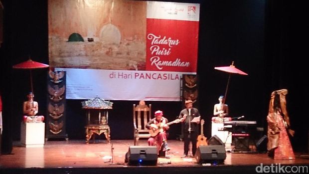 Musikalisasi puisi sejumlah budayawan di Tadarus Pancasila