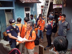 Di Garut, Densus 88 Bawa Adik Kandung Bomber Kampung Melayu