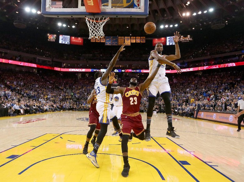 Durant Mengaku Tak Rasakan Tekanan Bawa Warriors Juara Durant Mengaku Tak Rasakan Tekanan Bawa Warriors Juara