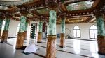 Ukiran Tangan di Masjid Tarbiyatul Falah