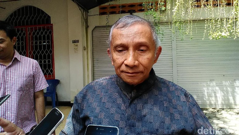 Amien: Pak Jokowi Anda Lurah Negeri Ini, Hati-hati di Kasus Habib Rizieq Amien: Pak Jokowi Anda Lurah Negeri Ini, Hati-hati di Kasus Habib Rizieq