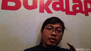 Nah, Achmad Zaky menjadi salah satu orang terkaya di Indonesia sejalan dengan Bukalapak yang telah melantai di bursa baru-baru ini. Itu karena Zaky masih memegang cukup banyak saham Bukalapak. Foto: Agus Tri Haryanto/detikINET