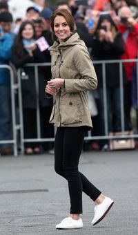 Sneakers Favorit Kate Middleton Seharga Rp 800 Ribuan