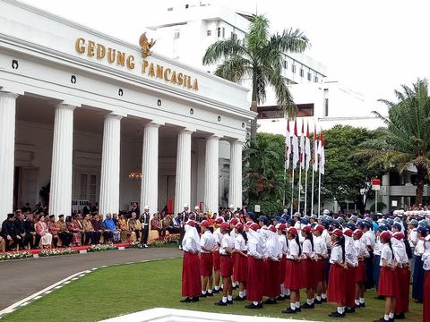 Suasana saat Jokowi memimpin upacara hari lahir Pancasila di Kemlu