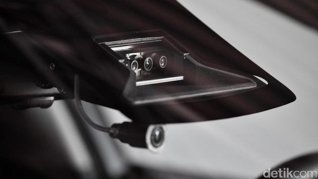 Kamera di windshield mobil tanpa sopir BMW