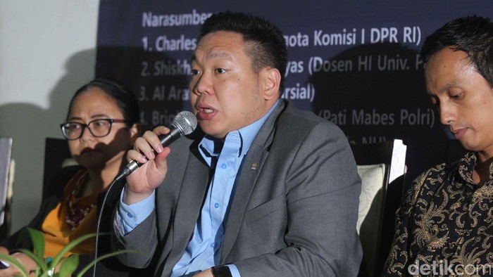 Diskusi publik bertema Dinamika Gerakan Terorisme dan Polemik Revisi UU Anti-Terorisme digelar di Jakarta, Rabu (31/5). Pro dan kontra pasti ada.