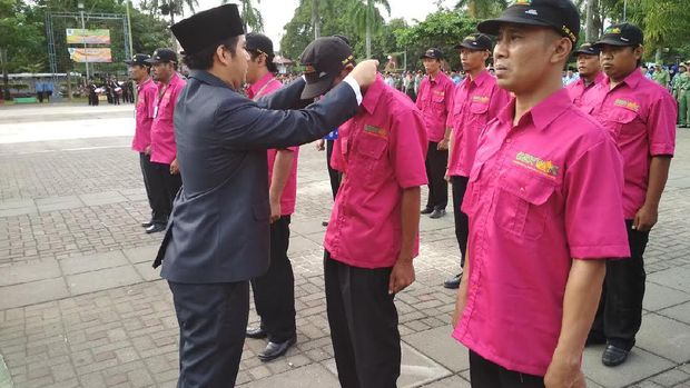 Atasi Kemiskinan, Bupati Trenggalek Bentuk 'Pasukan Pink'