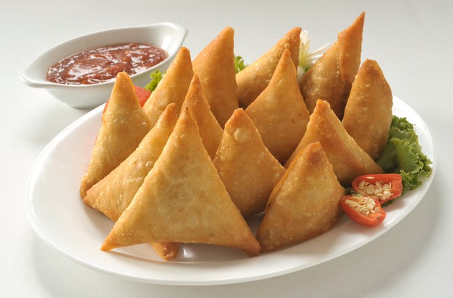 Gurih Renyah Samosa Kari Ayam Mudah Dibuat dengan 4 Cara Ini