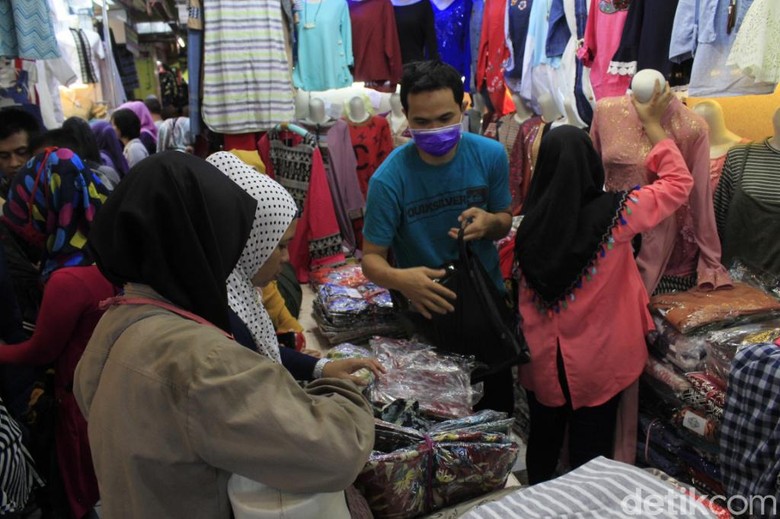 Kemalingan, Pedagang Minta Pemerintah Segera Ambil Alih Pasar Andir Kemalingan, Pedagang Minta Pemerintah Segera Ambil Alih Pasar Andir