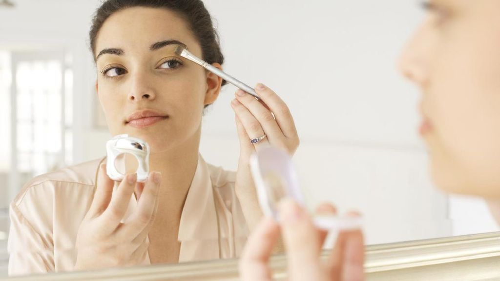 Wajib Punya, 5 Produk Kosmetik dengan Warna yang Akan Tren di 2018 Wajib Punya, 5 Produk Kosmetik dengan Warna yang Akan Tren di 2018