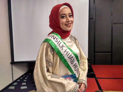 Amyrah Zandra, Manajer Cantik Jago Nyanyi Finalis Sunsilk Hijab Hunt 2017