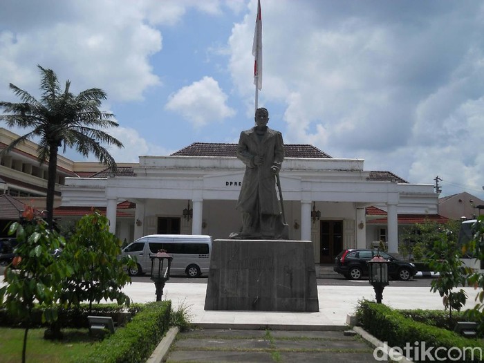 DPRD DIY di Jl Malioboro Yogyakarta