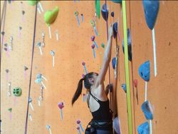 Penampilan Polos Si Cantik Gal Gadot