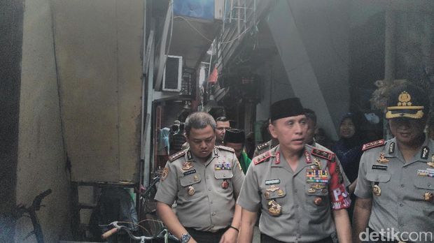 Kapolda Metro Jaya Irjen M Iriawan kunjungi rumah Briptu Gilang di Tebet, Jaksel.