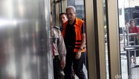 Direktur Utama PT Duta Graha Indah (PT DGI) Dudung Purwadi menjalani pemeriksaan di gedung KPK, Jakarta, Jumat (2/6/2017).