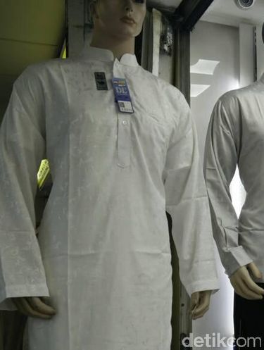 Tren Baju Lebaran untuk Pria Menurut Barli Asmara