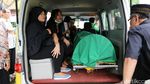 Jenazah Yana Zein Disalatkan dan Dimakamkan di TPU Gandul