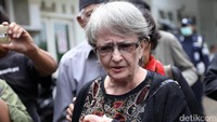 Sang ibu, Swetlana pun memberikan keterangan bahwa Yana memang sudah memeluk Kristen.