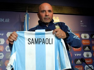Sampaoli Akui Pertahanan Islandia Sulitkan Argentina