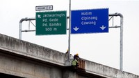 Tol Becakayu kini sudah terpasang rambu petunjuk arah dan rambu lalu lintas di beberapa titik pada Jumat (2/6/2017).