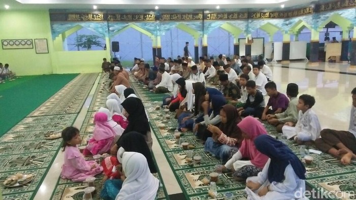 Kekurangan Petugas, Warga Binaan Lapas Cilegon Tarawih Bergantian