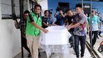 Usai Jadi Dilema Kedua Orangtua, Yana Zein Dimakamkan Secara Islam