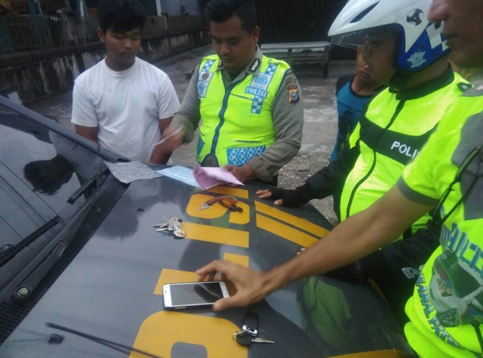 Polisi Bubarkan Balapan Liar di Pekanbaru, 6 Motor Diamankan