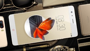 Ponsel ini tidak memiliki slot MicroSD. Foto: Nubia