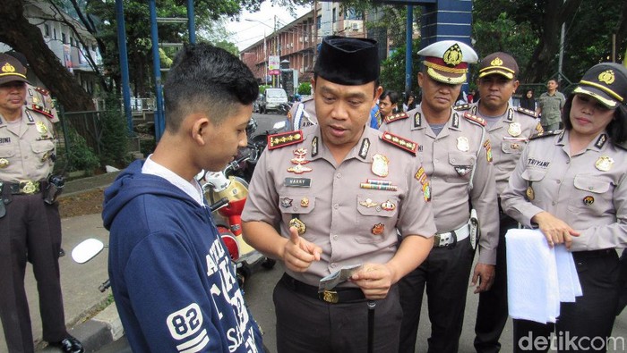 Operasi Simpatik, Pengendara di Tangerang Disuruh Baca Pancasila