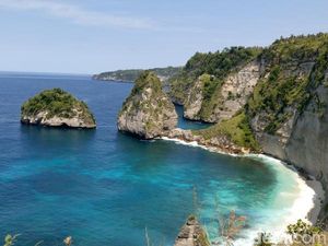 Pantai Atuh di Bali, Siapa yang Nggak Mau ke Sini?