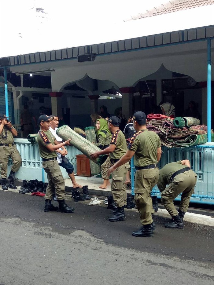 Cara Wali Kota Semarang Ajak Warganya Bersih-bersih Masjid