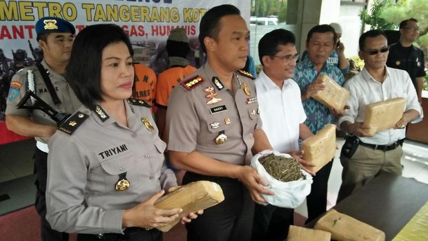 Polisi menyita 6,5 kg ganja di dalam gudang.