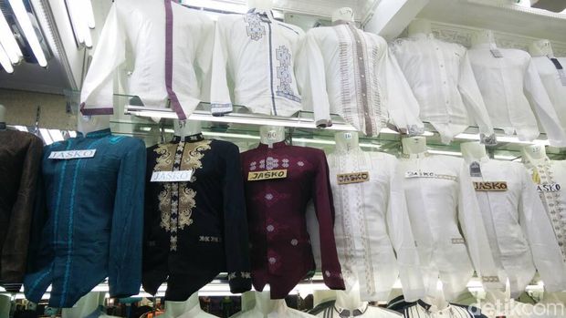 Aneka baju koko di Pasar Tanah Abang