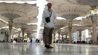 Eko Hari (39), mantan pecandu narkoba saat menunaikan ibadah Umrah. Pool/Andri Sumarya, Anggoro Mukti.