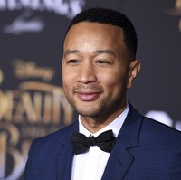John Legend punya nomor telepon khusus untuk para penggemarnya dan kamu benar-benar bisa mengirimkannya pesan teks. Nomornya di 310-300-1971. Foto: Billboard