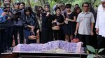 Beristirahatlah dengan Tenang Yana Zein!